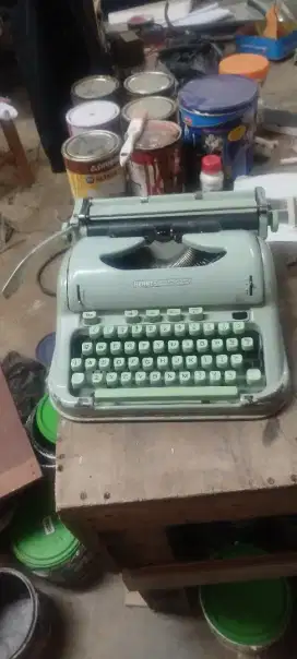 mesin tik merk Hermes 3000