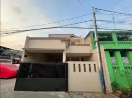 Rumah Cantik 2 Lantai New di Pondok kelapa Duren Sawit