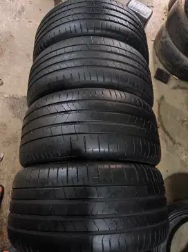 Pirelli pzero 285 30 R21 & 255 40 R21