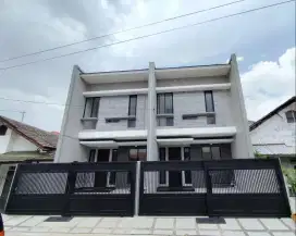 Klampis Semolo‼️Jual Rumah Baru Dekat  Galaxy Mall