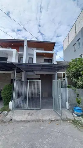 Dijuak rumah royal paka Rungkut dekat dengan kampus  UPN
