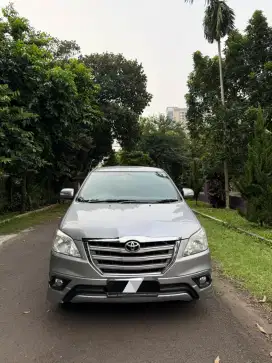TOYOTA INNOVA G LUX CAPTAIN SEAT A/T 2015