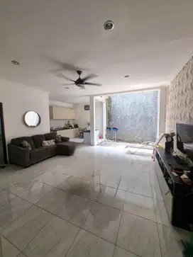 Dijual Rumah 2 lantai di Cluster Pasadena Modernland Tangerang