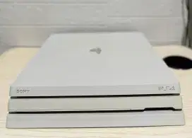 PS4 PRO 1TB (+1Tb HDD external) warna putih istimewa