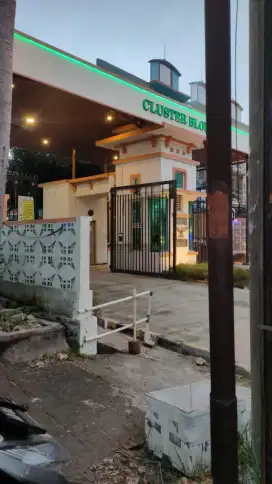 Rumah di Boulevard Hijau, Harapan Indah (rumah pribadi)
