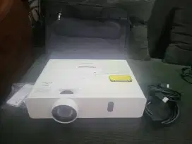 Proyektor panasonic