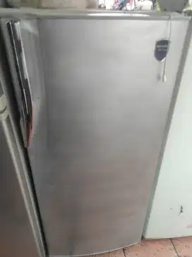 Kulkas 1 pintu Sharp siap pakai dingin dan beku minus tutup frezeer