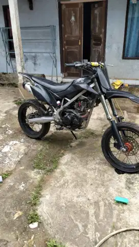 KLX 150 super moto plat D