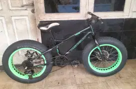 Sepeda BMX ukuran 20 ban super jumbo