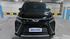 TDP 15JT Toyota Voxy 2.0 Bensin-AT Hitam 2018