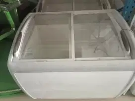 FREEZER SLIDING MERK GEA MURAH