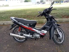 Suzuki shogun R 125
