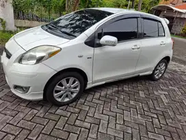 Toyota Yaris 2010 Bensin