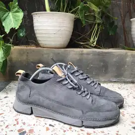 Sepatu Clarks kulit abu2 size 42 insole 26.5 - 27