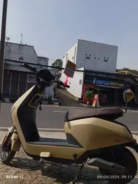 SEPEDA LISTRIK U-WINFLY M70