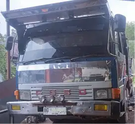 Dijual Self Loader Truck Mitsubishi Fuso Tahun 1997