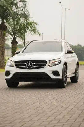 Nyaman! Mercedes Benz GLC200 AMG Night Edition 2019