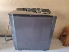Di jual mesin cuci dan pengering