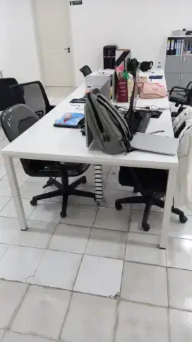Meja kerja 6 staf