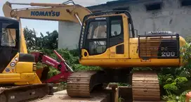 Dijual Excavator Komatsu PC200-8M0 Tahun 2017