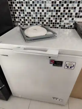 Freezer baru pake beberapa bulan, like new bgt