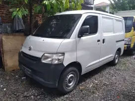Daihatsu blind van mobil barang