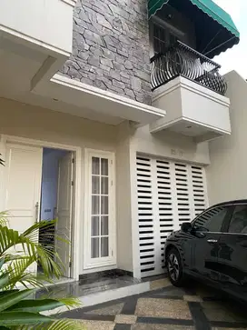 Rumah 2 Lantai Semi Furnished Kencana Loka Bsd City