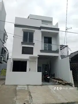 Dijual Rumah 2 lantai carport jalan kran Kemayoran Jakarta pusat