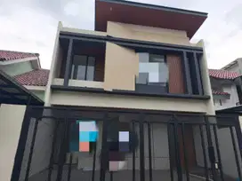 DIJUAL RUMAH CLUSTER HARMONY DI JL BESAR BOULEVARD 10x15m² 3+1BR