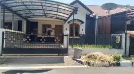 dijual rumah murah komplek Antapani dkt terminal dan  dago