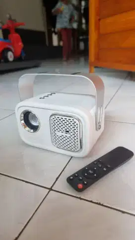 Qiaolet Proyektor 100 Inch 16:9 Dinding Screen Projector