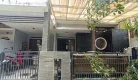 RUMAH MEWAH PERMATA JINGGA SUHAT