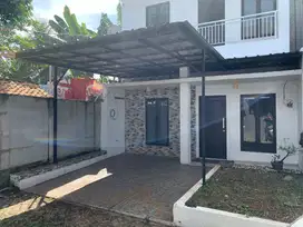 Disewakan rumah 2 lantai di Royal Mansion 2 Pamulang
