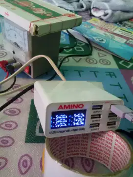6 USB charger white a digital display