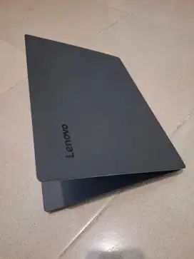 Lenovo Core i3 Ram8/SSD256GB