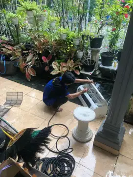 Jasa cuci AC rutin panggilan ke rumah