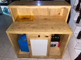 Meja kasir ukuran ( Lebar : 1.5 & Tinggi 1 meter )