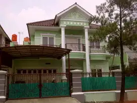 Rumah furnish boulevard 5 menit akses toll  siap huni siap nego