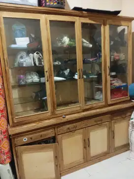 Lemari Pajangan Tas Sepatu 4 Pintu