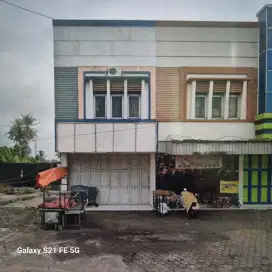 Jual Cepat! Ruko Strategis dekat UT & Univ.Perhotelan - Investasi Pas!