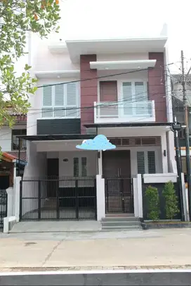 Rumah cantik di Klp Gading 2.5 Lt sdh tinggi dr jalan
