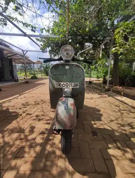 VESPA SPRINT VELOCE (BAGOL 1976)