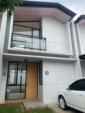 Di Jual Rumah siap huni Cendana park Lippo Village