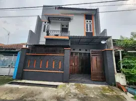 Rumah Kost 2 Lt Strategis Tengah Kota Solo