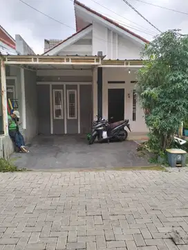 DI KONTRAKAN RUMAH DLM CLUSTER DI D 17 RESIDENCE  CIJANTUNG  JAKTIM