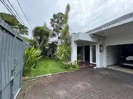 Dijual rumah hunian asri di Kemang - Jakarta Selatan