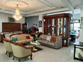 Rumah Bagus Luas 999m² 2 Lt di Solo Kota