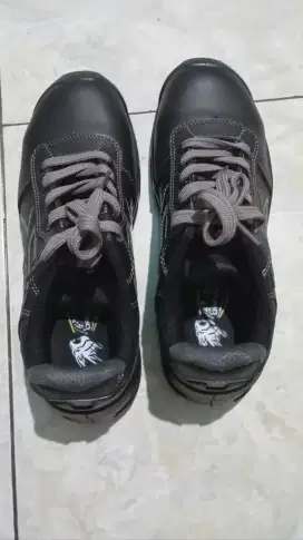 Sepatu safety u power ori