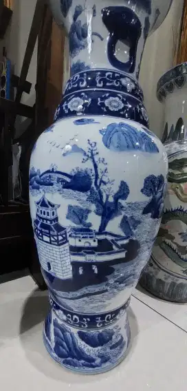 Guci lawas motif landscape cina.
