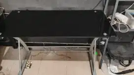 Meja kaca tempered glass